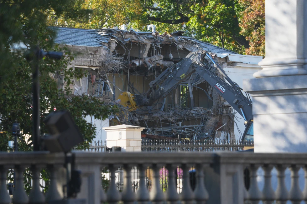 &lsquo;The beginning of the White House East Wing demolition.&rsquo;