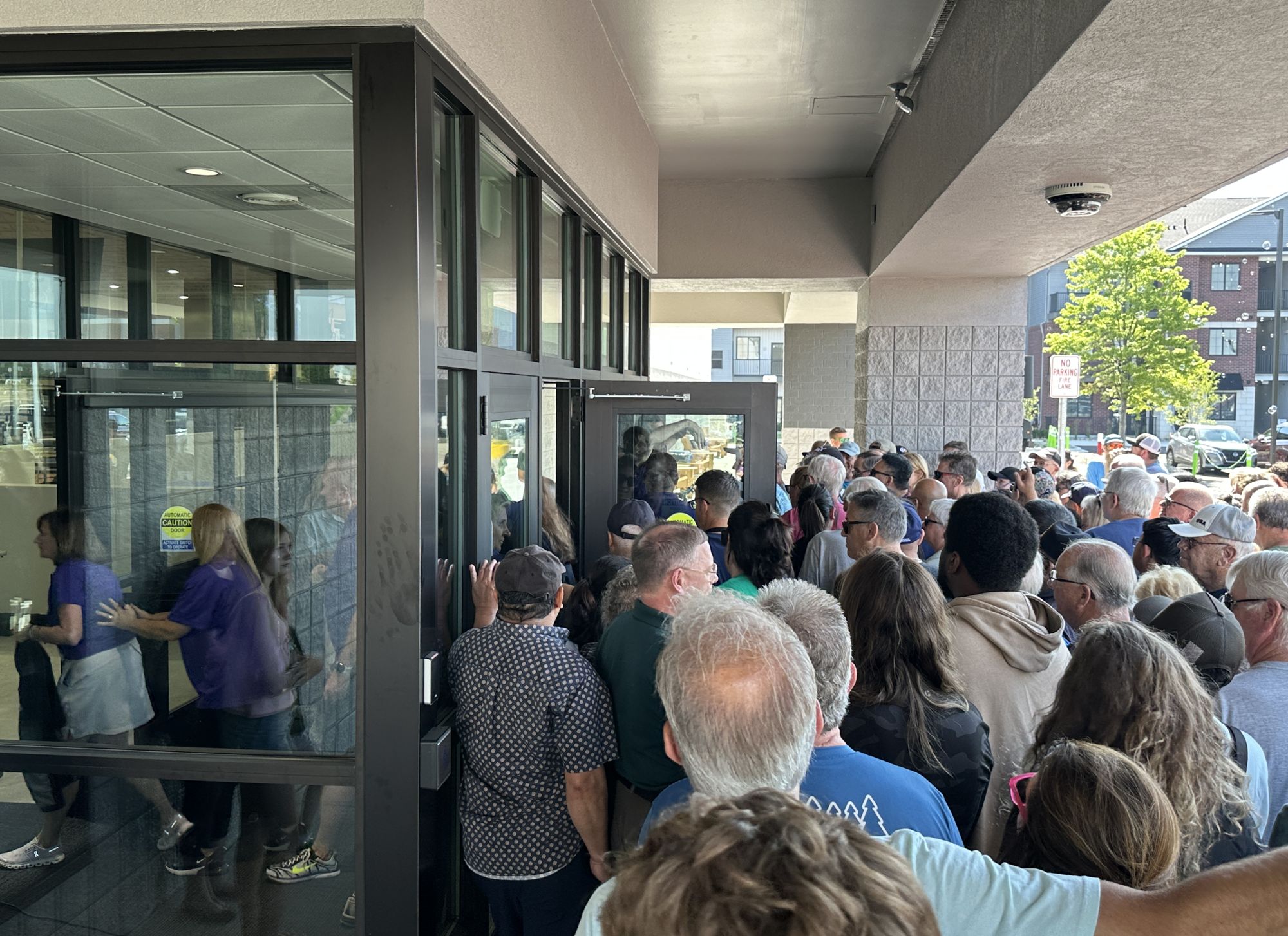 People rushing to get in