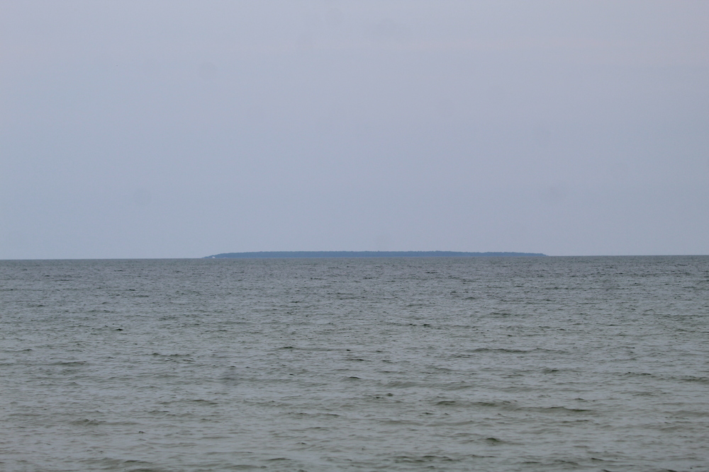 charity-island-lighthouse-far