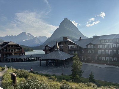 Many Glacier Hotel